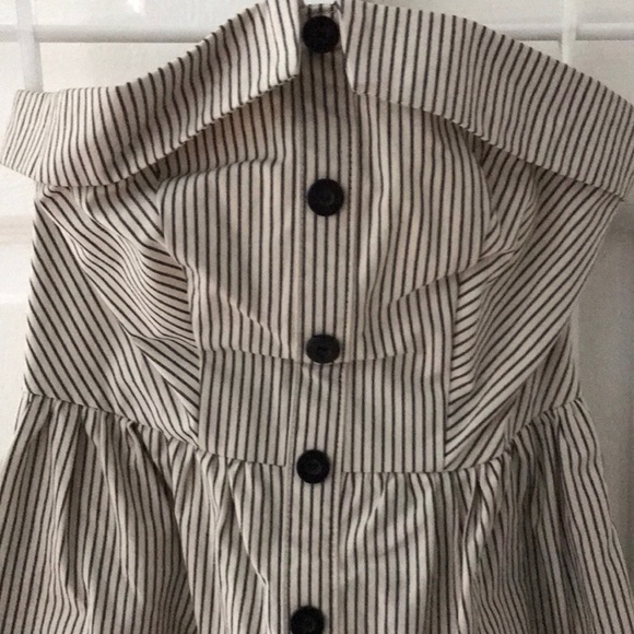 Pinstripe dress with pockets! - Picture 2 of 6